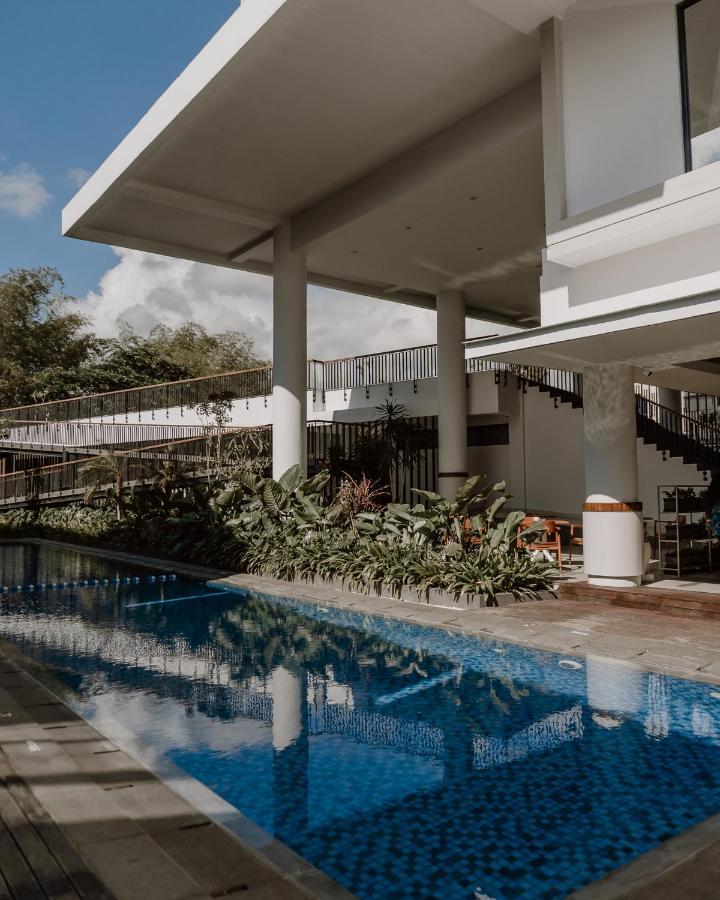 Rayz Umm Hotel Malang Exterior foto
