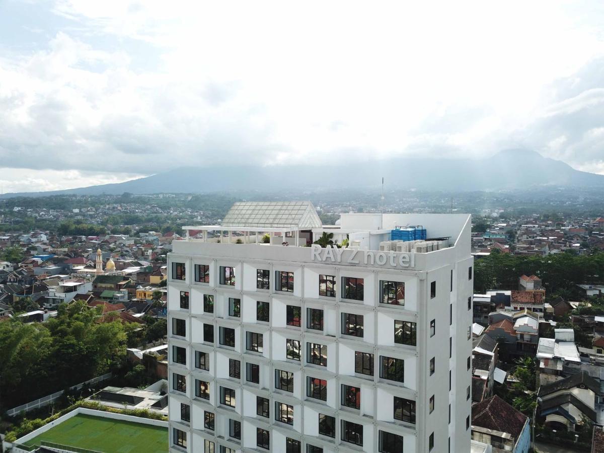 Rayz Umm Hotel Malang Exterior foto