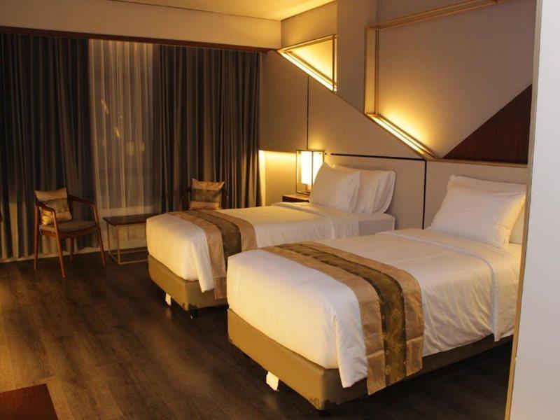 Rayz Umm Hotel Malang Exterior foto