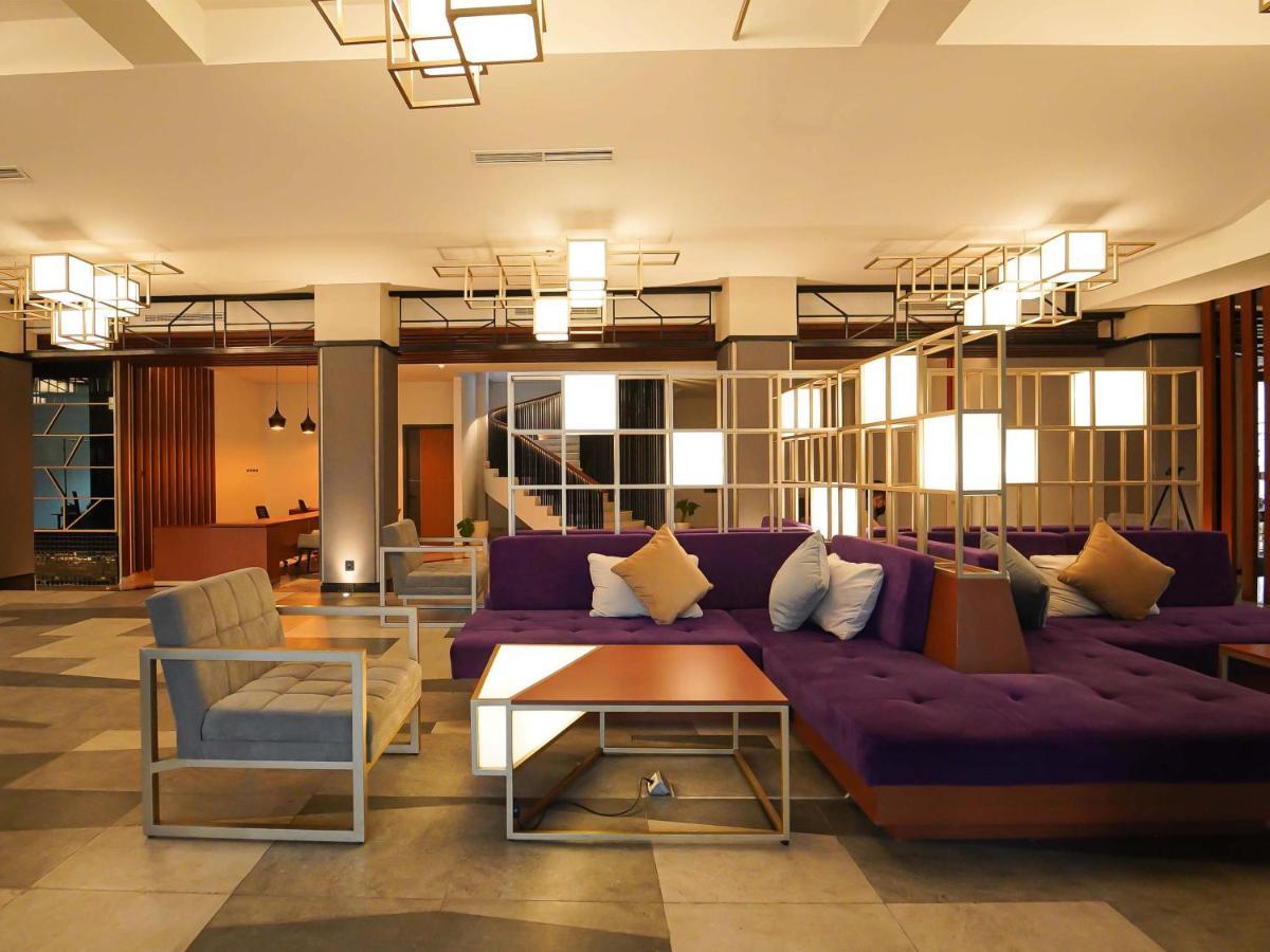 Rayz Umm Hotel Malang Exterior foto